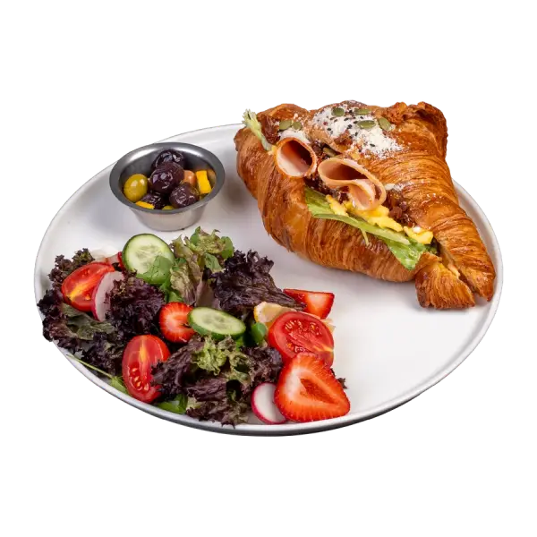 Kruvasan Çırpılmış Yumurtalı Hindi Fümeli